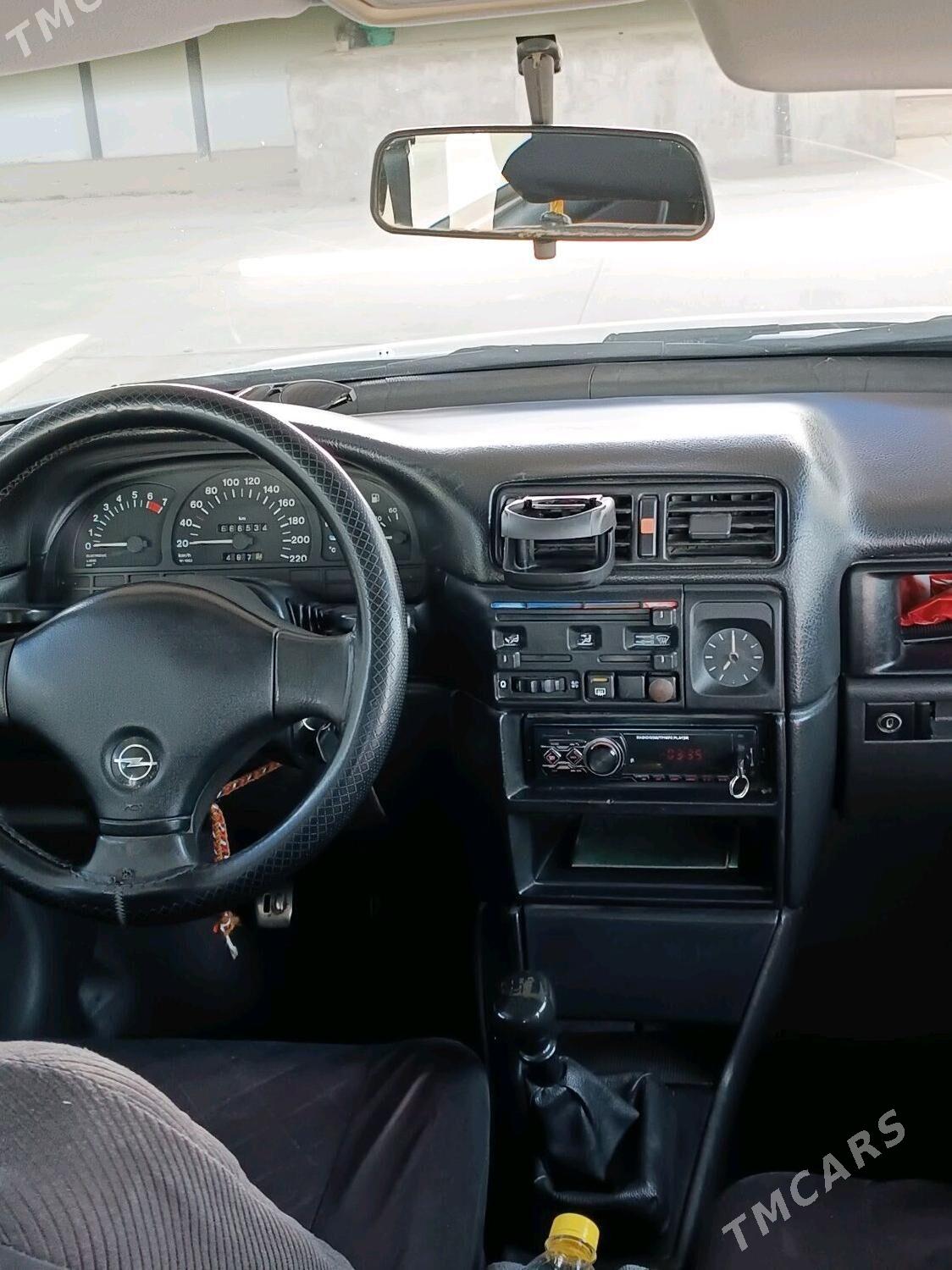 Opel Vectra 1995 - 35 000 TMT - Kim raýon - img 5