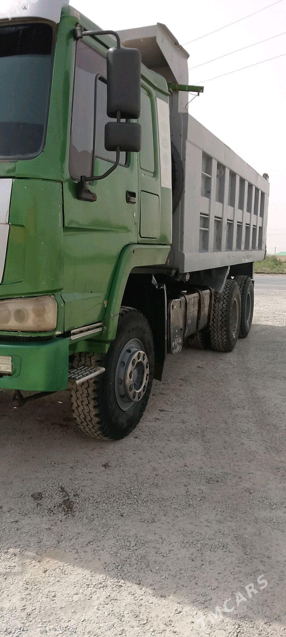 Howo Sinotruk 2009 - 270 000 TMT - Кака - img 3