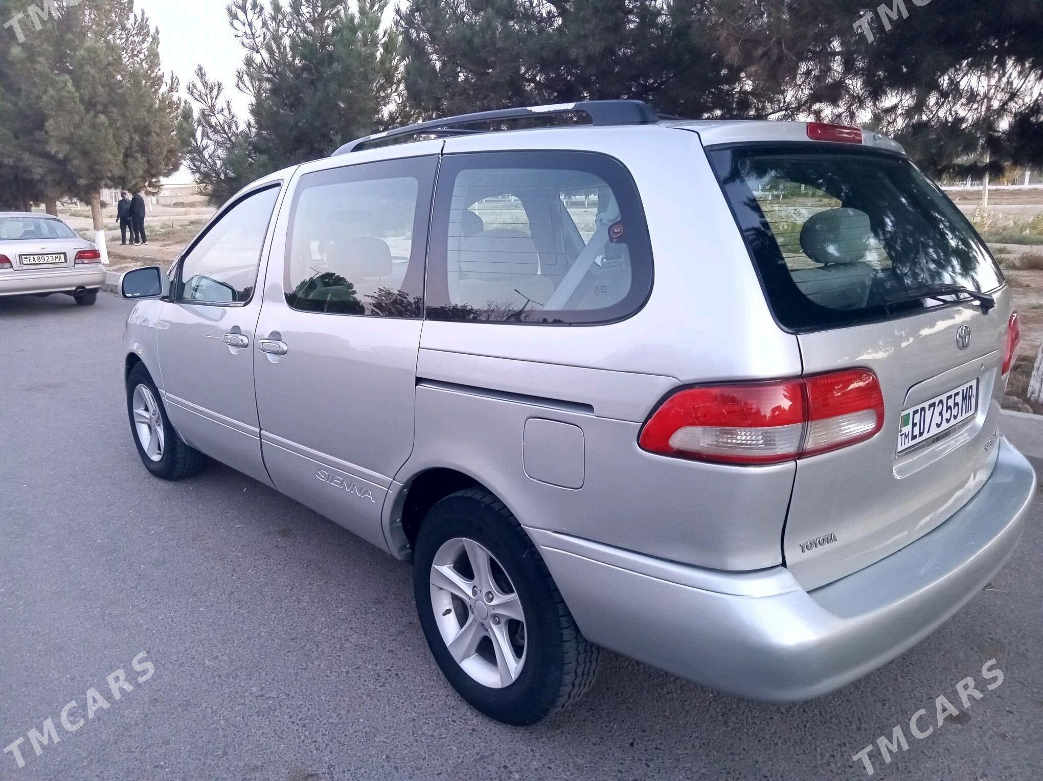 Toyota Sienna 2002 - 180 000 TMT - Sakarçäge - img 5