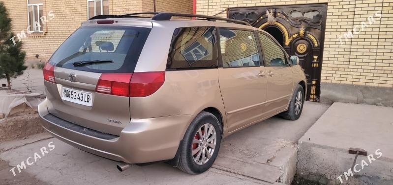 Toyota Sienna 2004 - 200 000 TMT - Dänew - img 3