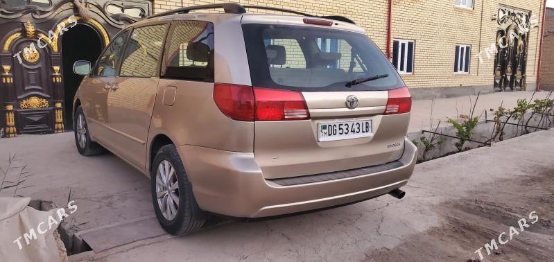 Toyota Sienna 2004 - 200 000 TMT - Dänew - img 4