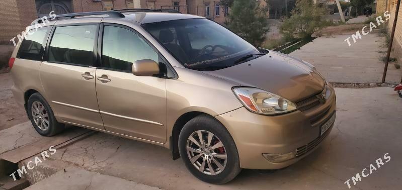 Toyota Sienna 2004 - 200 000 TMT - Dänew - img 2
