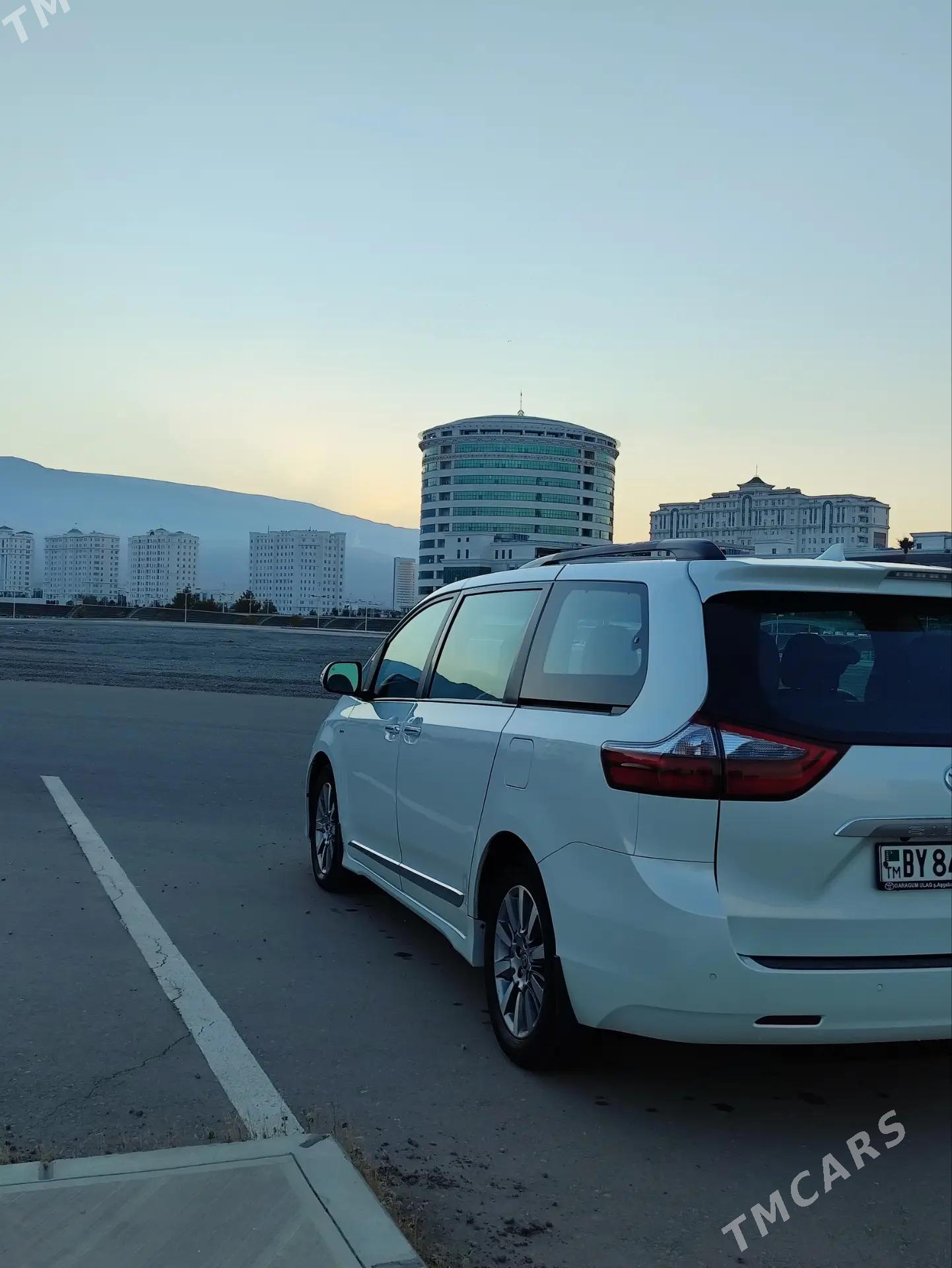 Toyota Sienna 2019 - 670 000 TMT - Ашхабад - img 8