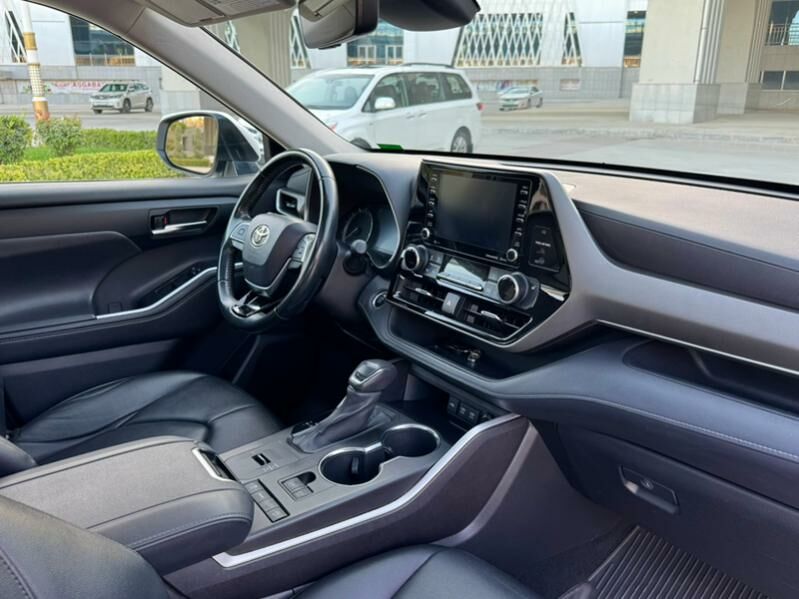Toyota Highlander 2021 - 519 500 TMT - Ашхабад - img 4