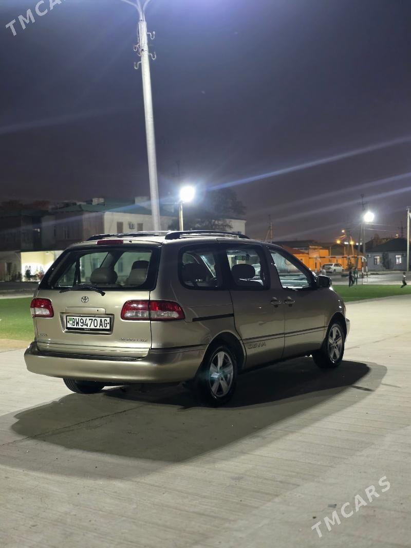 Toyota Sienna 2002 - 164 000 TMT - Хитровка - img 9
