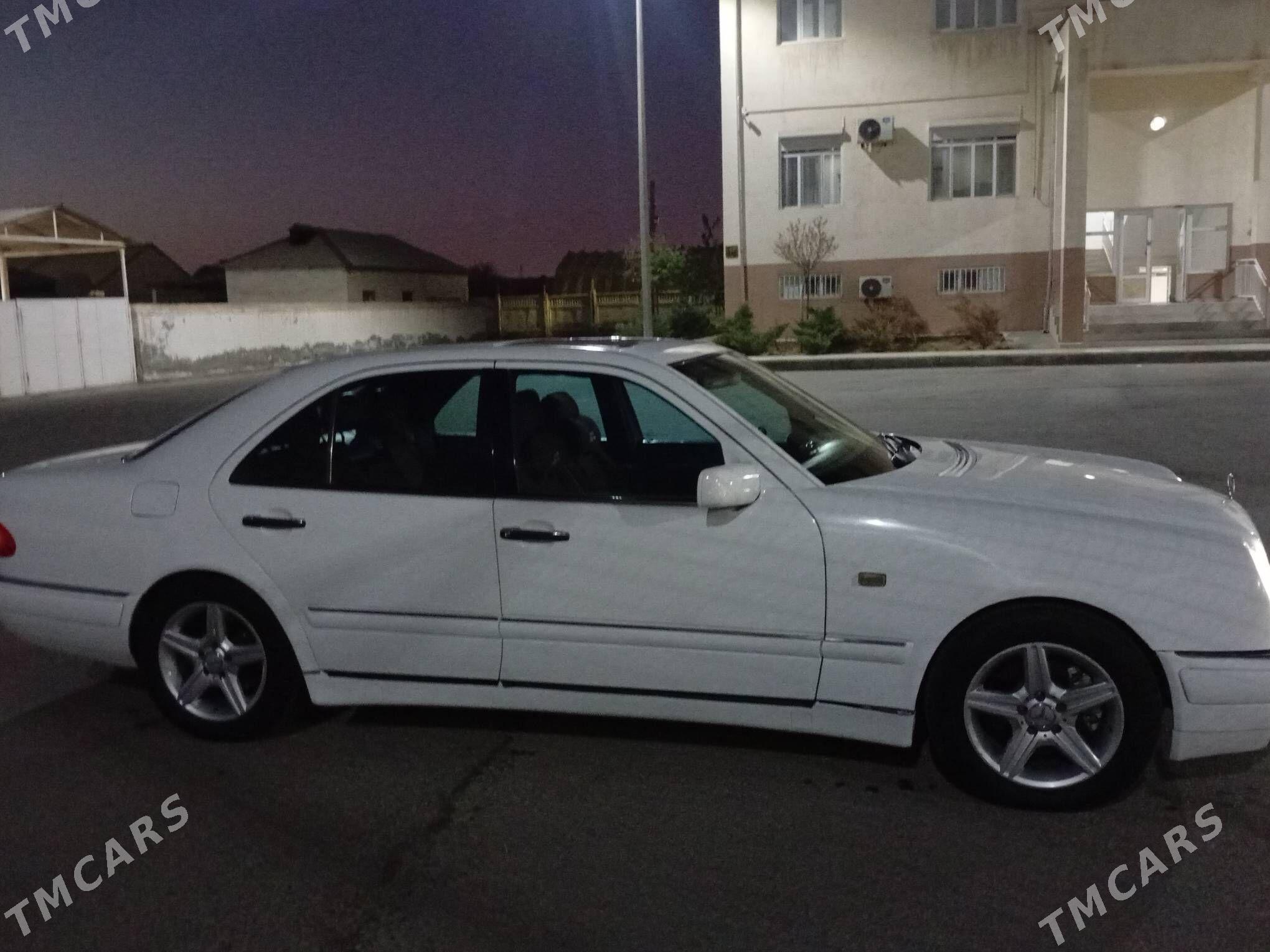 Mercedes-Benz W212 1999 - 90 000 TMT - Mary - img 6