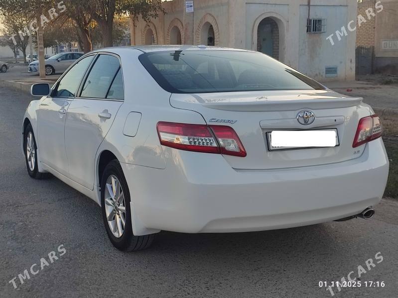 Toyota Camry 2011 - 220 000 TMT - Мары - img 3