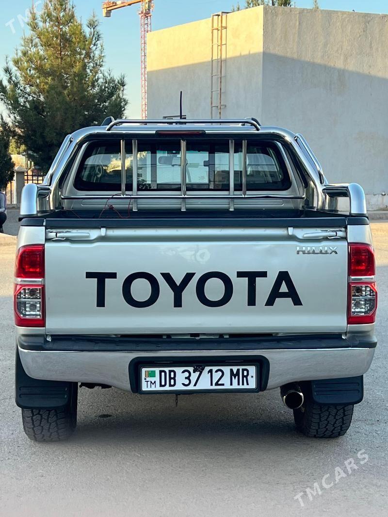 Toyota Hilux 2014 - 400 000 TMT - Мары - img 6