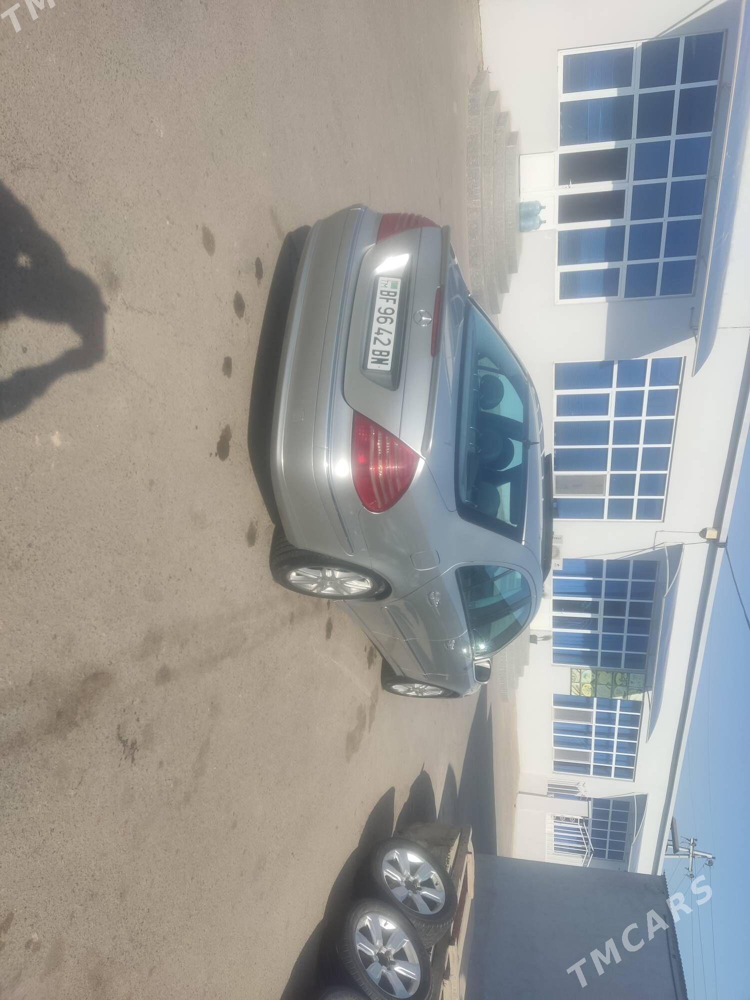 Mercedes-Benz E-Class 2004 - 170 000 TMT - Туркменбаши - img 4