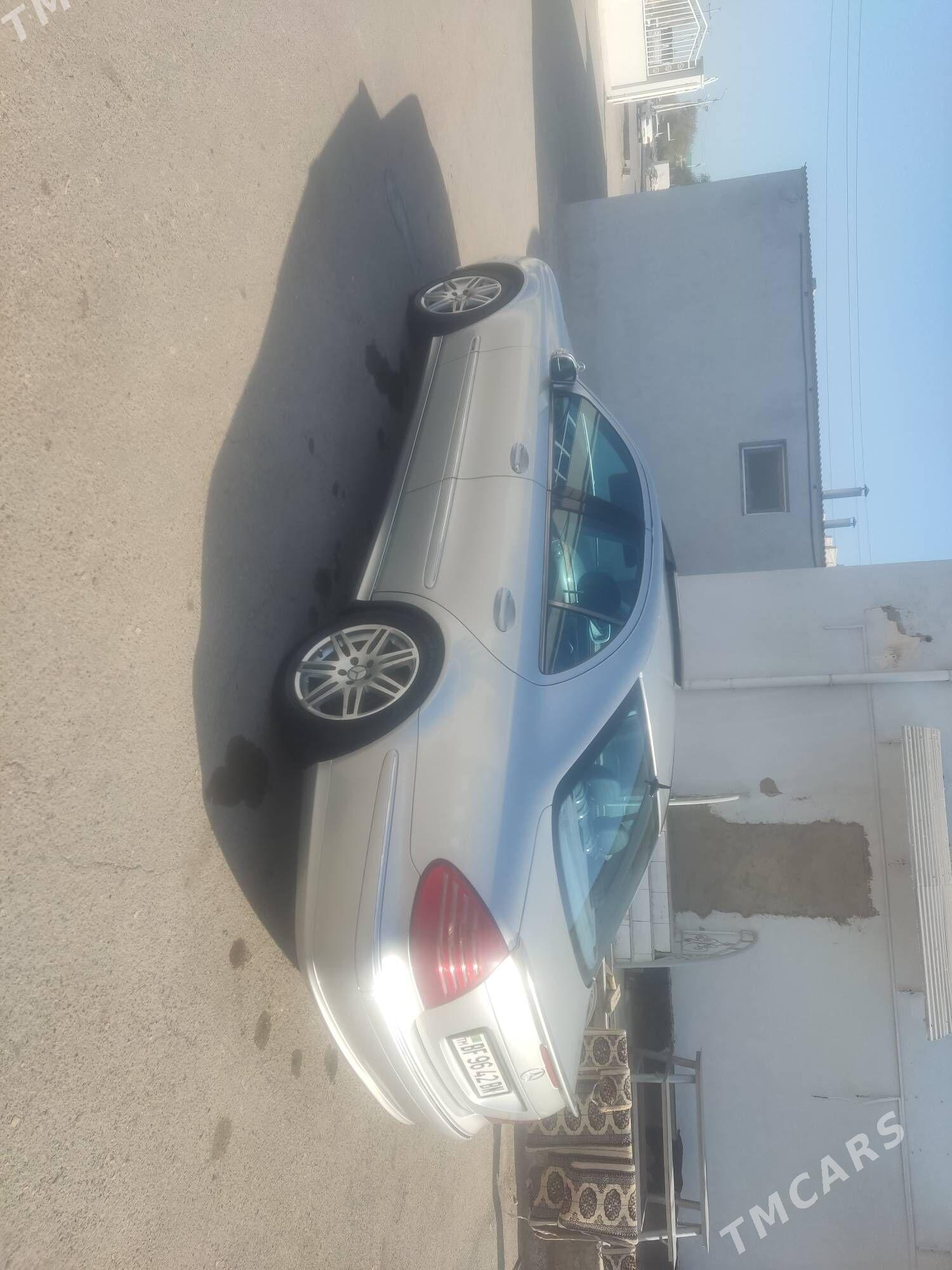 Mercedes-Benz E-Class 2004 - 170 000 TMT - Туркменбаши - img 3