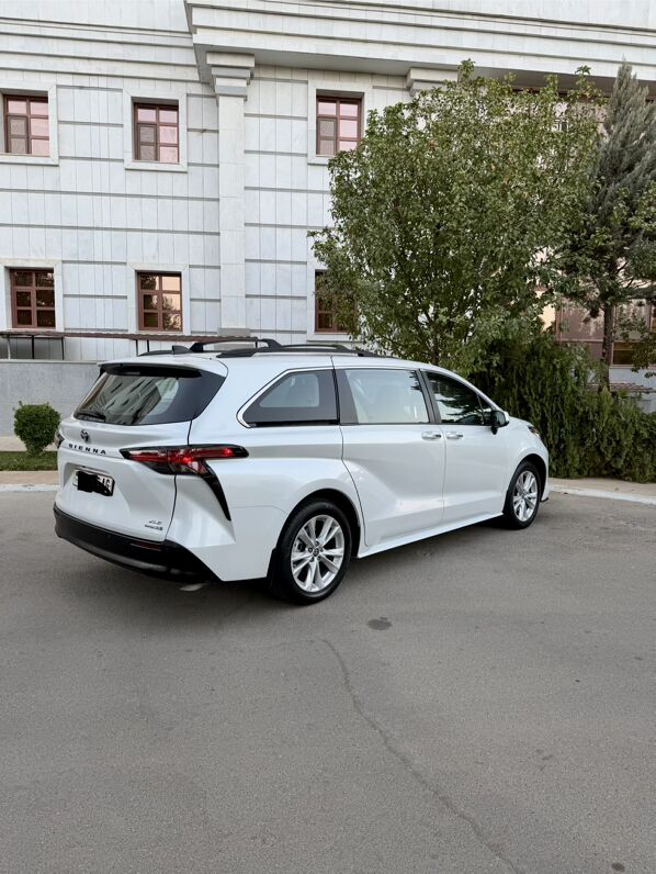 Toyota Sienna 2023 - 460 000 TMT - Ашхабад - img 4