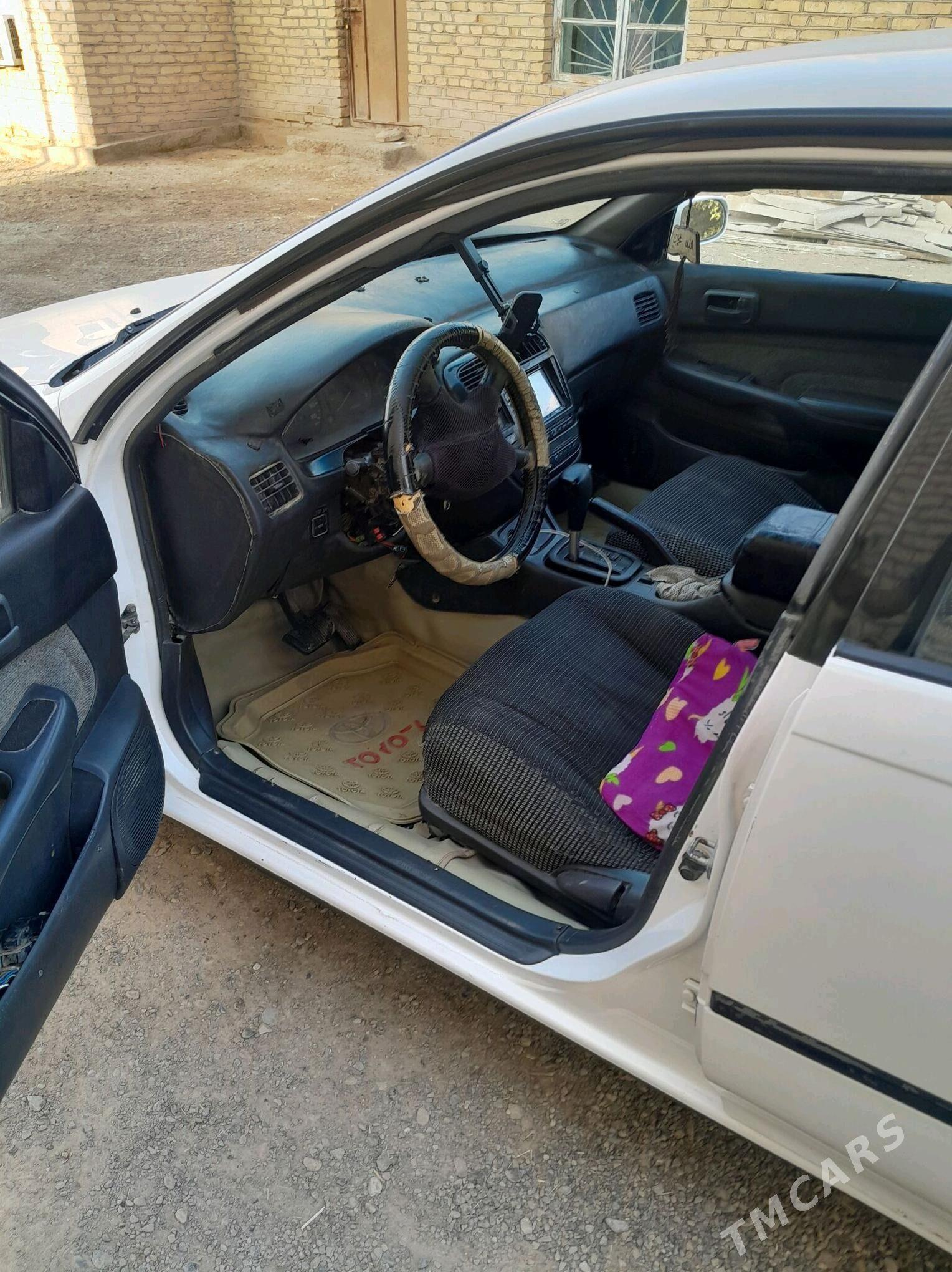 Toyota Carina 1992 - 43 000 TMT - Векильбазар - img 5