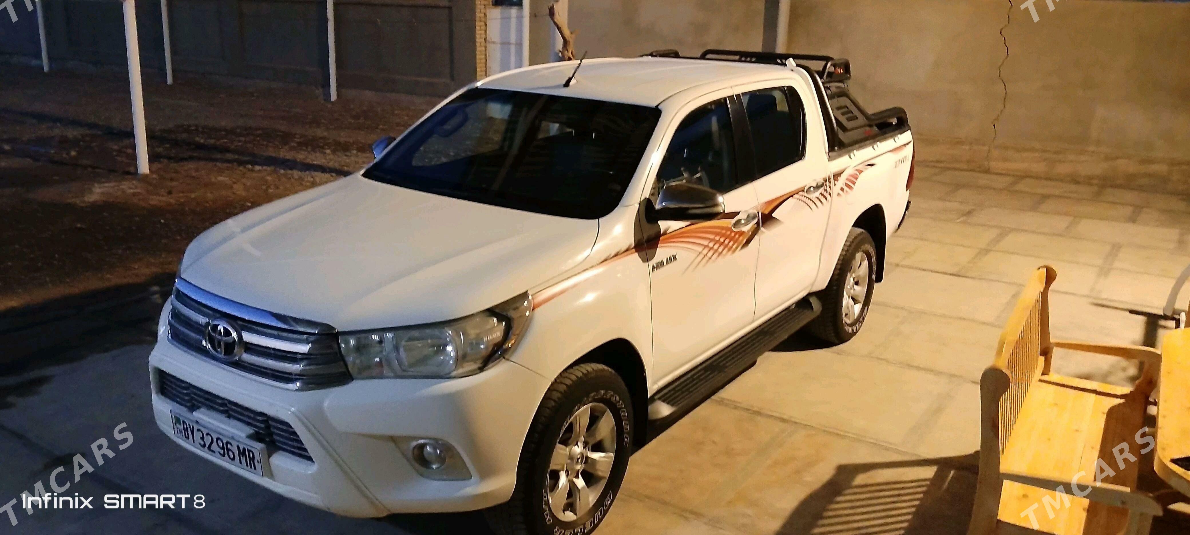 Toyota Hilux 2017 - 470 000 TMT - Мары - img 1