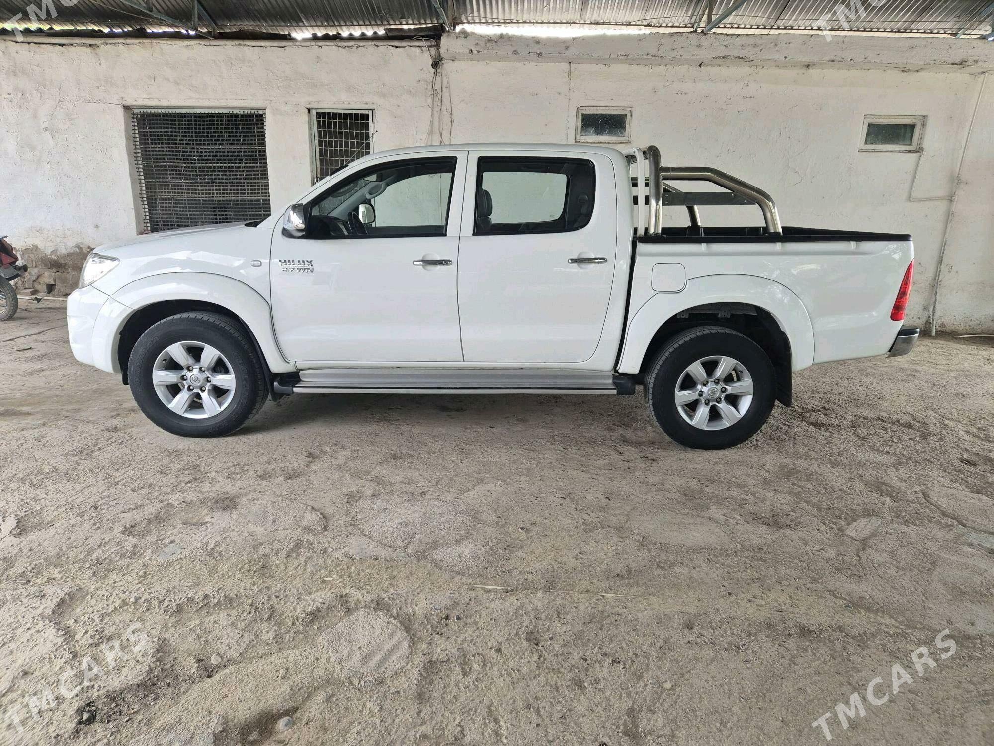 Toyota Hilux 2009 - 350 000 TMT - Ашхабад - img 1
