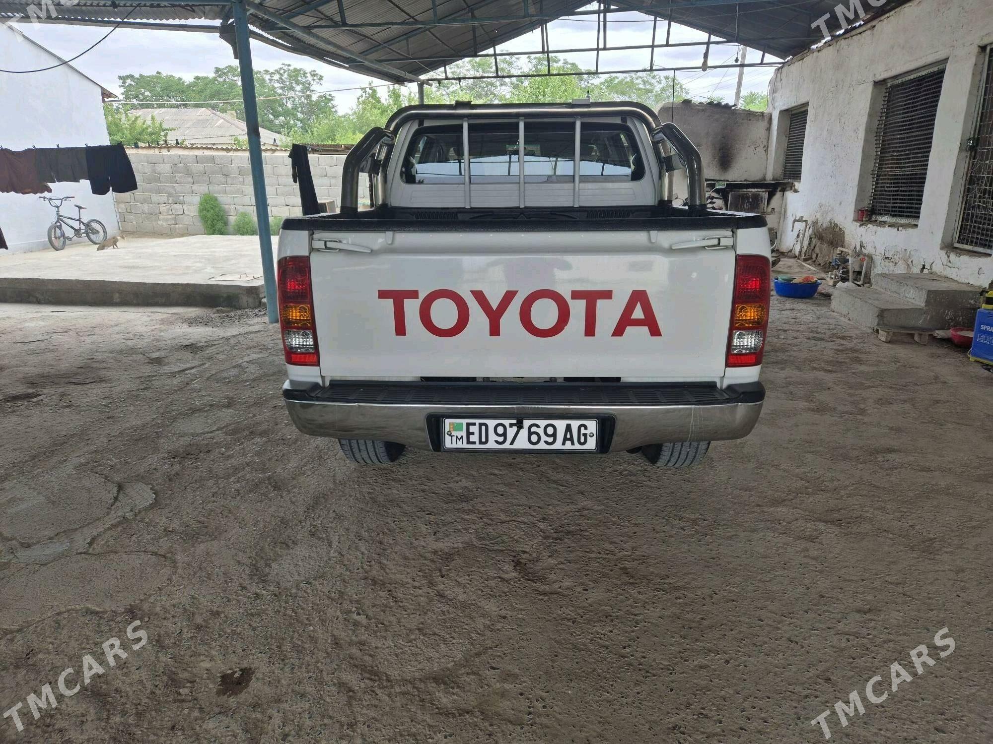 Toyota Hilux 2009 - 350 000 TMT - Ашхабад - img 2