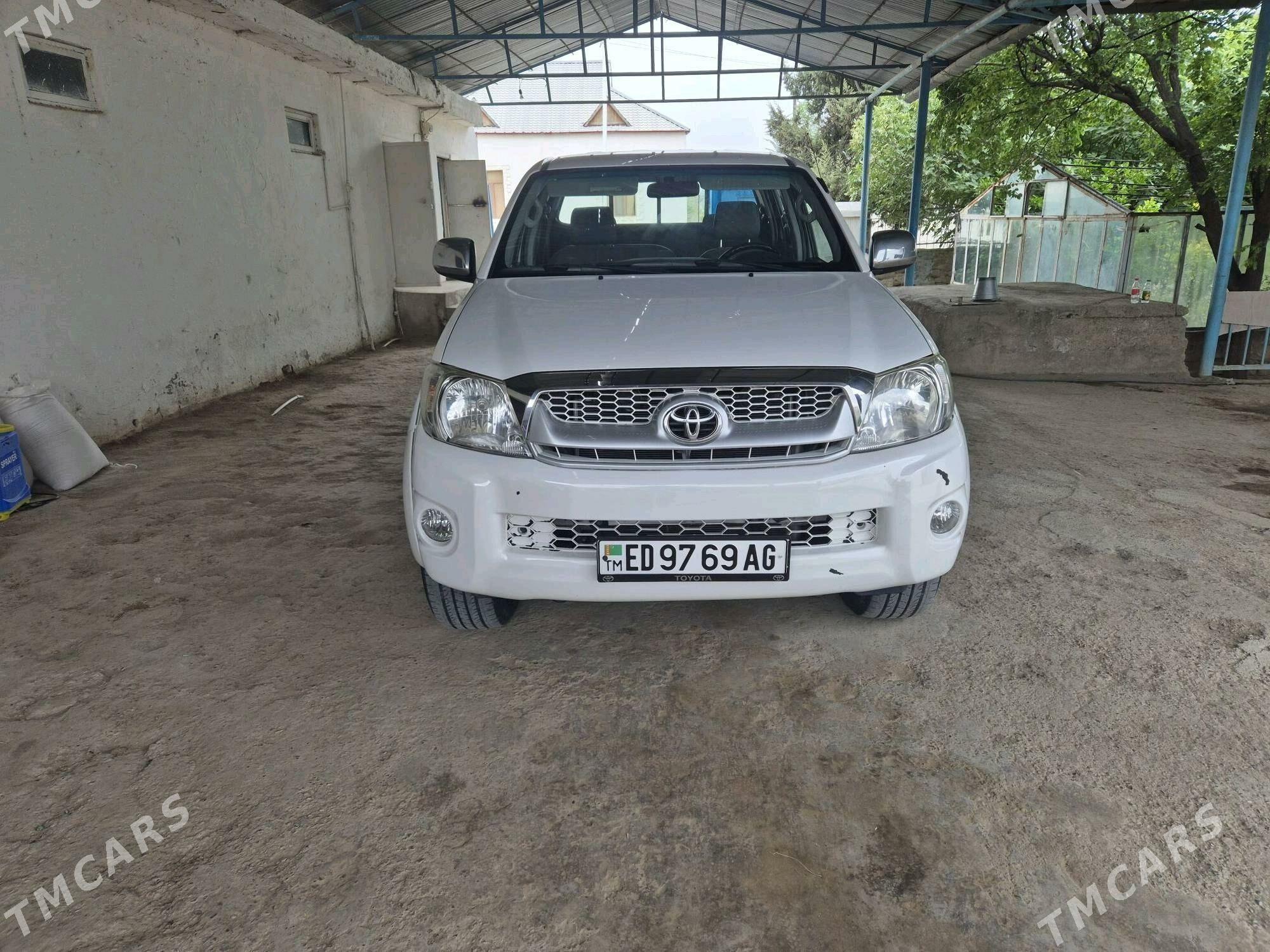 Toyota Hilux 2009 - 350 000 TMT - Ашхабад - img 4