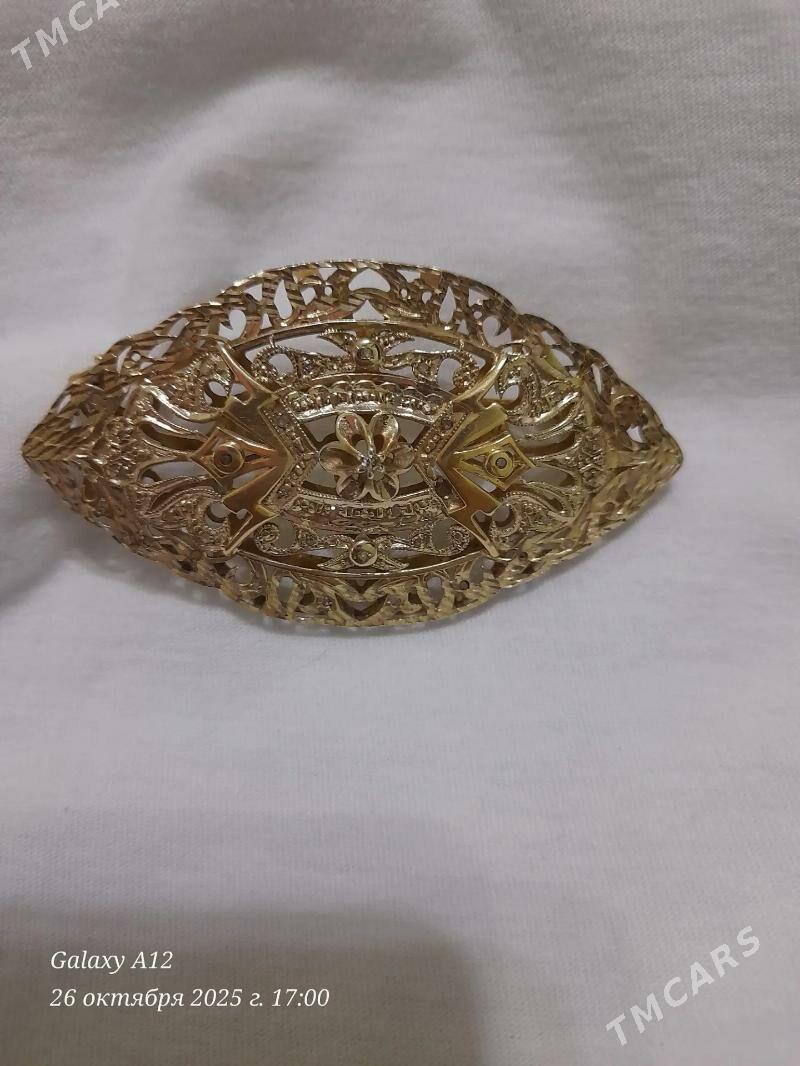 gyzyl broşka - Ак-Бугдайский этрап - img 1