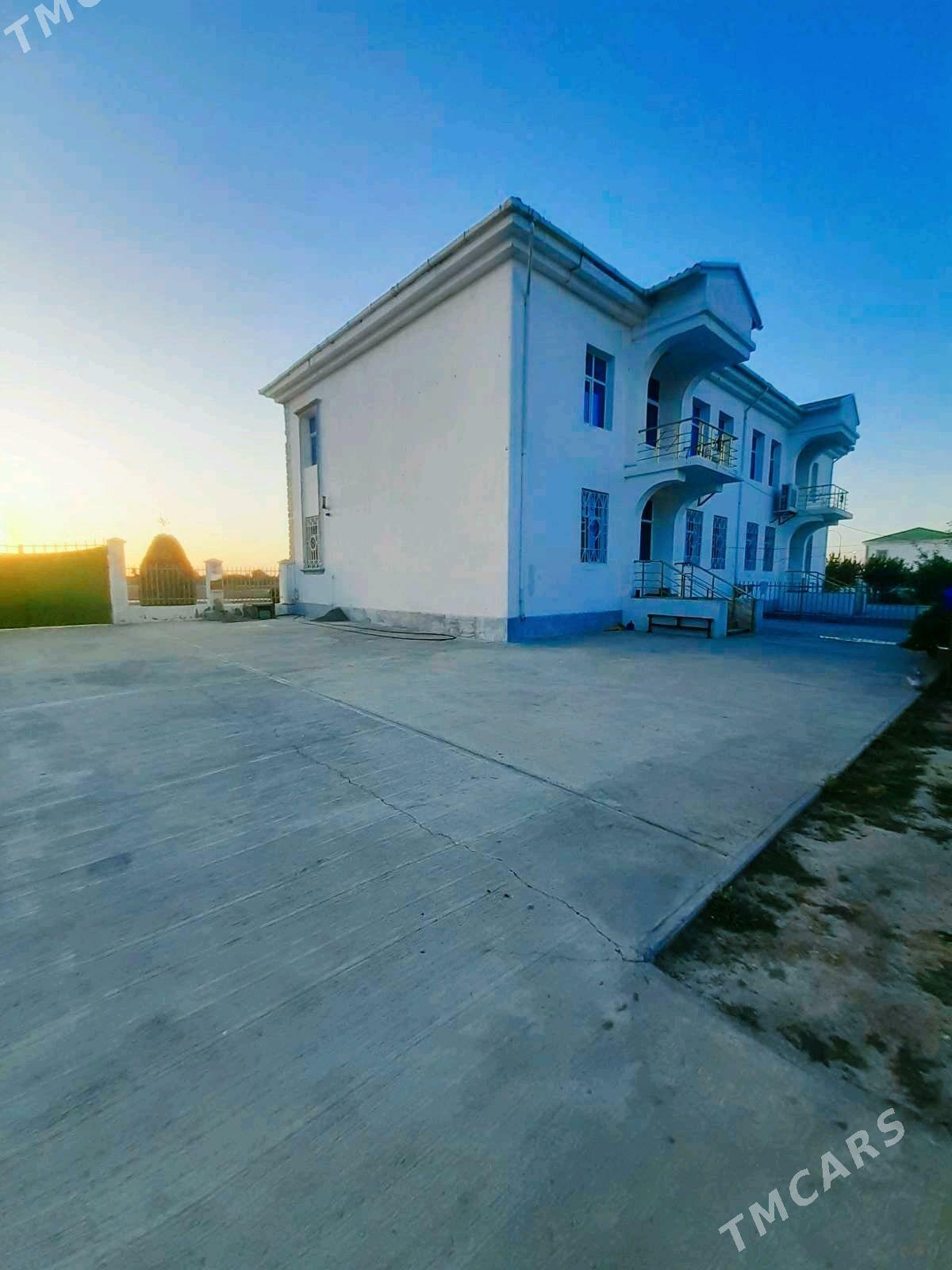 TAZE ZAMAN ARZAN KOTEJ КОТТЕДЖ - Ашхабад - img 1