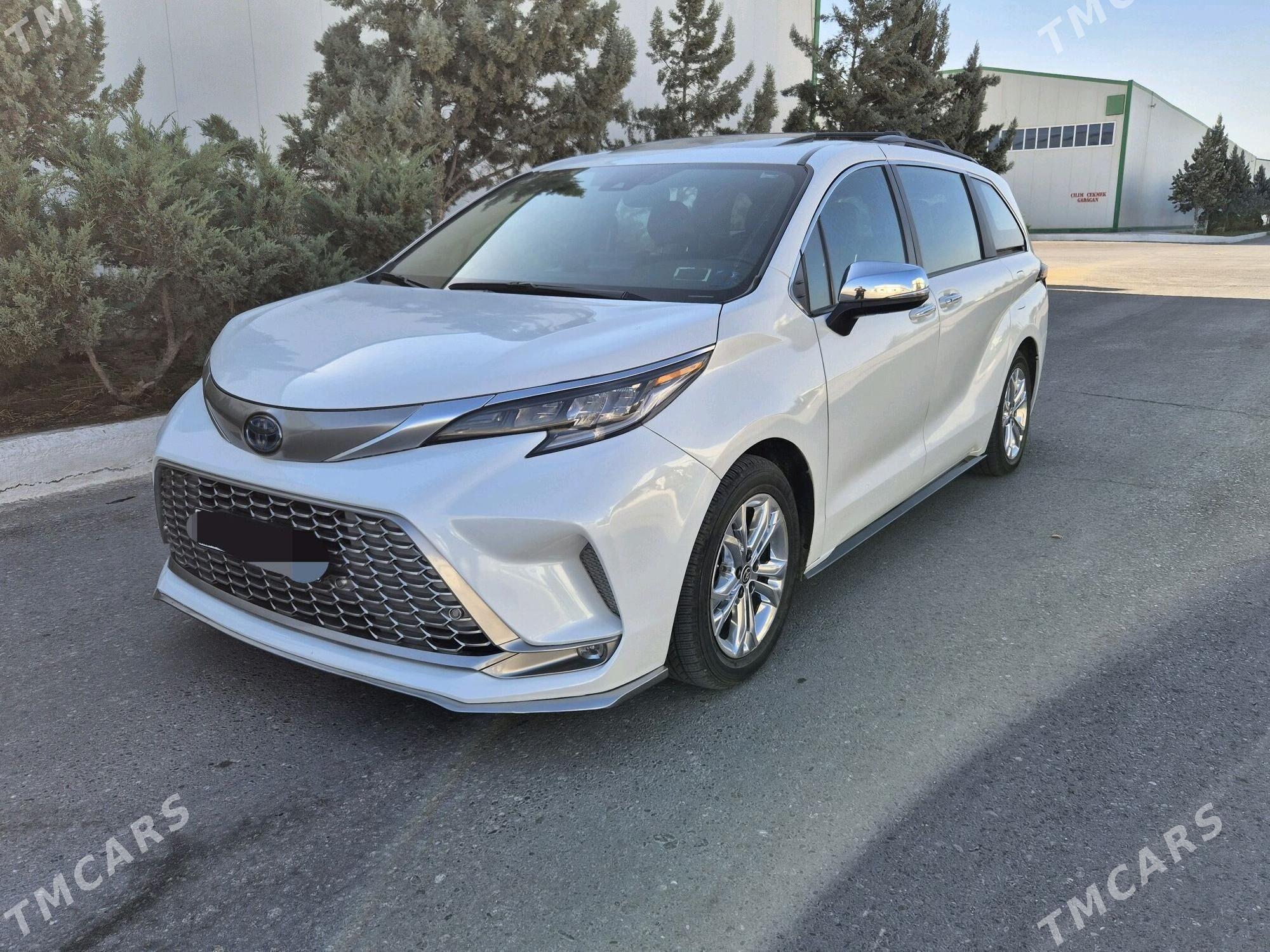 Toyota Sienna 2023 - 640 000 TMT - Анев - img 3