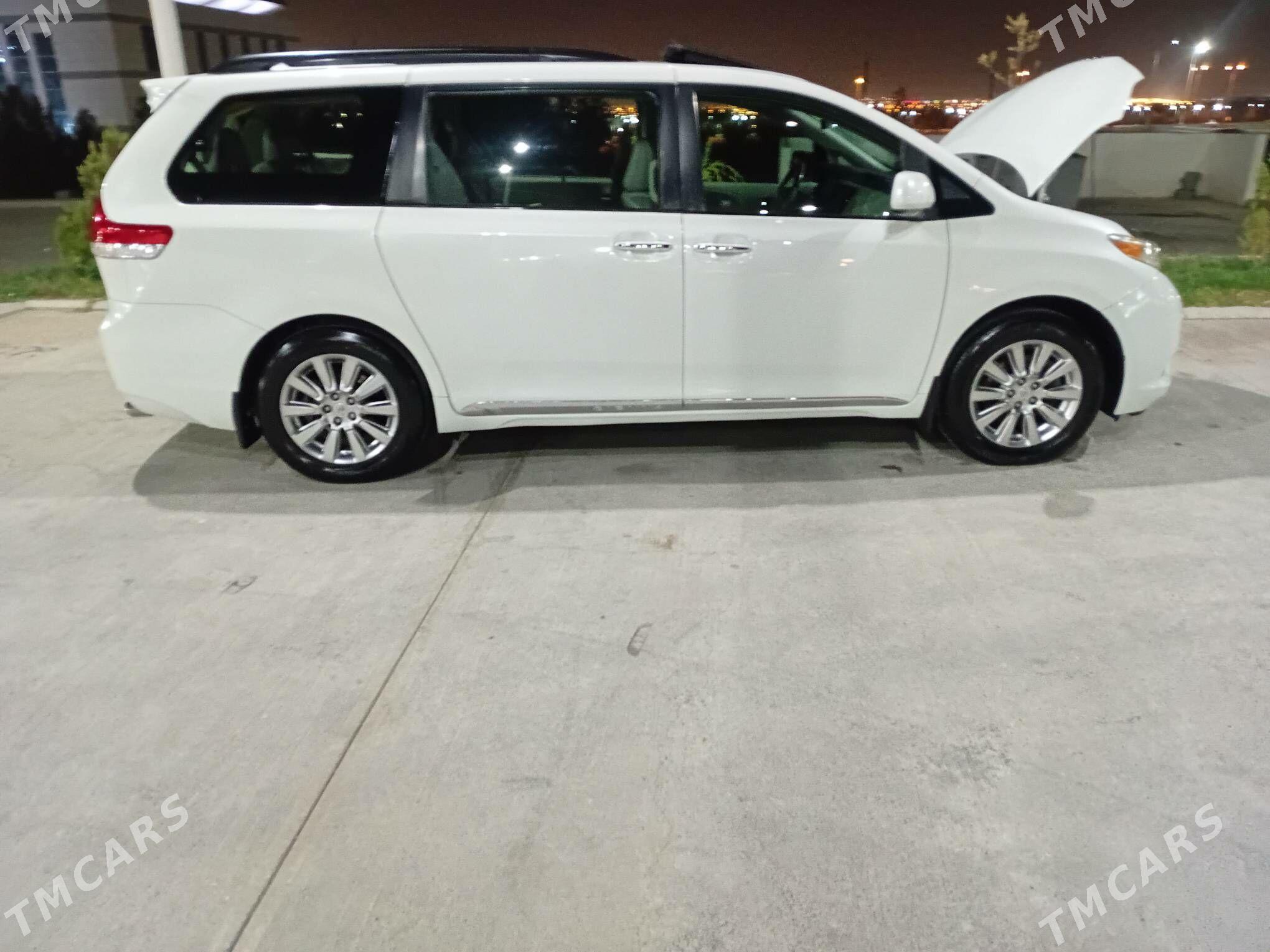 Toyota Sienna 2010 - 325 000 TMT - Ашхабад - img 4