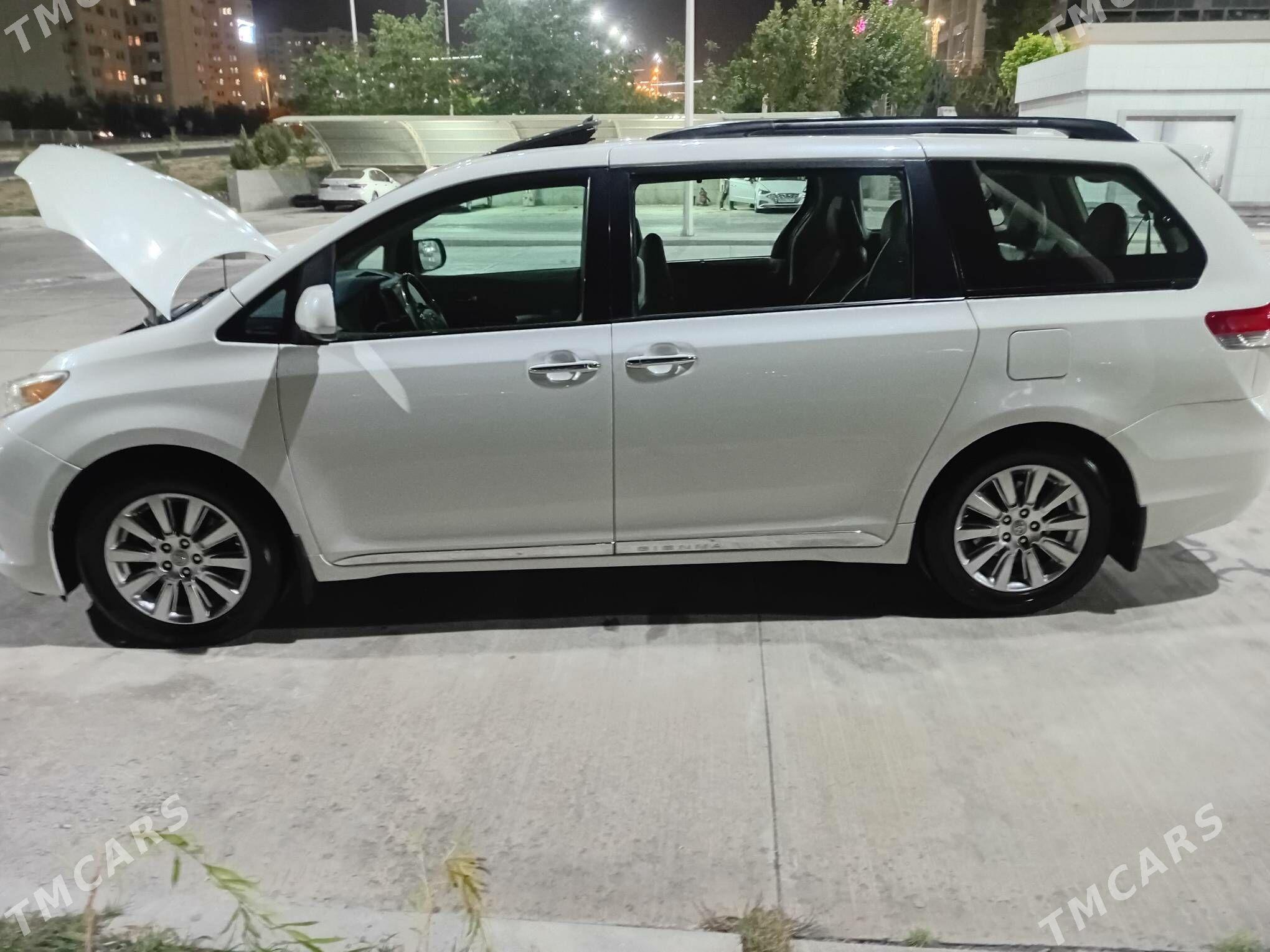 Toyota Sienna 2010 - 325 000 TMT - Ашхабад - img 2