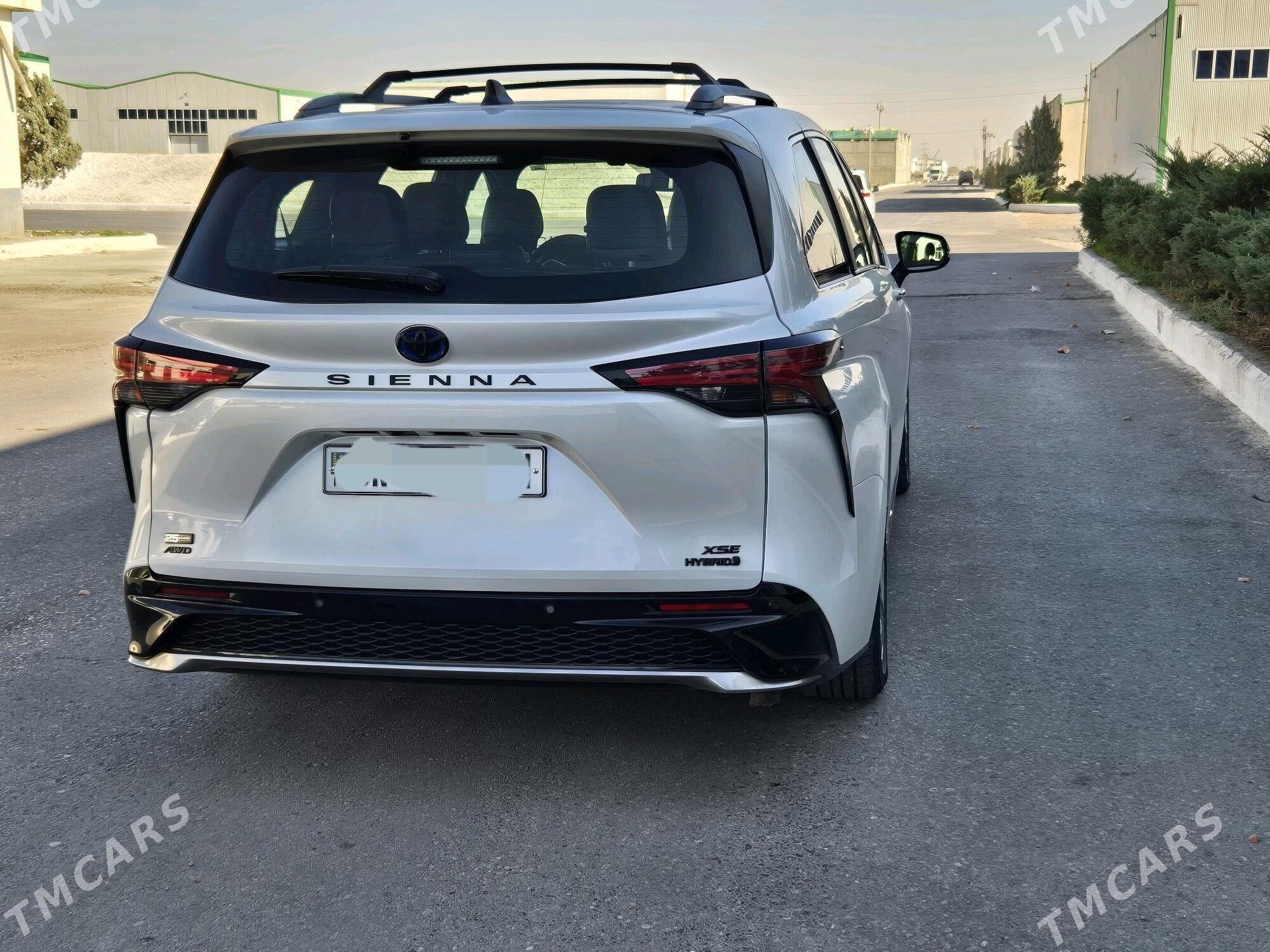 Toyota Sienna 2023 - 640 000 TMT - Анев - img 4