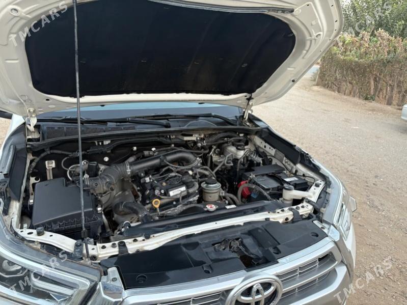 Toyota Hilux 2020 - 540 000 TMT - Тагтабазар - img 4