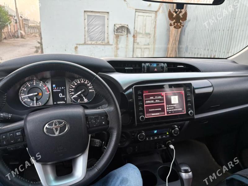 Toyota Hilux 2020 - 540 000 TMT - Тагтабазар - img 5