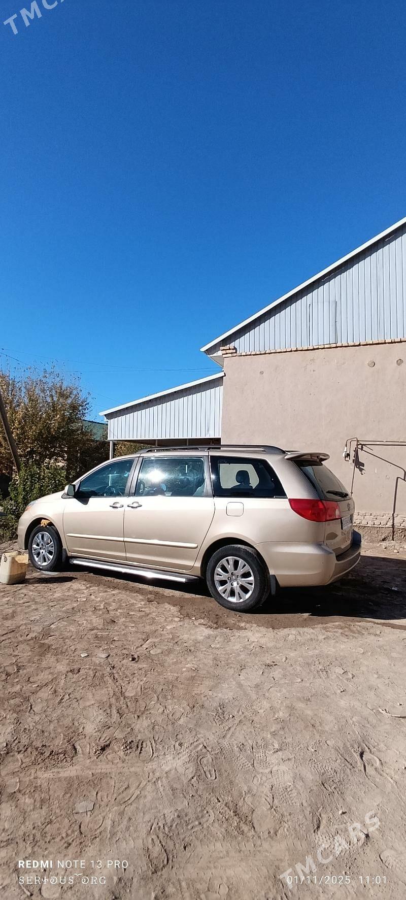 Toyota Sienna 2007 - 255 000 TMT - Кёнеургенч - img 5