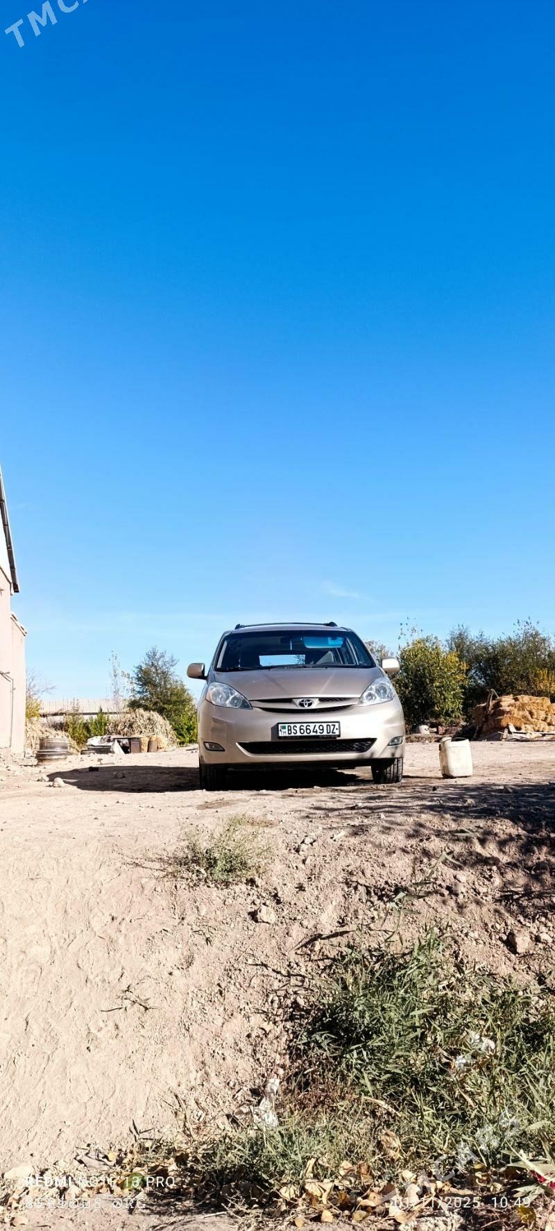 Toyota Sienna 2007 - 255 000 TMT - Кёнеургенч - img 8