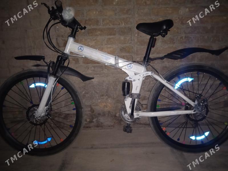 Mercedes Benz - Чарджоу - img 1