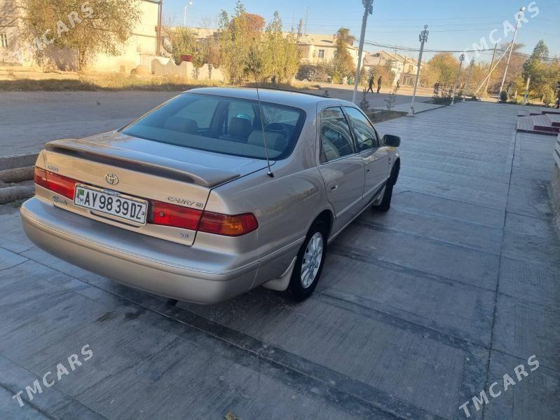 Toyota Camry 2000 - 200 000 TMT - Гурбансолтан Едже - img 3