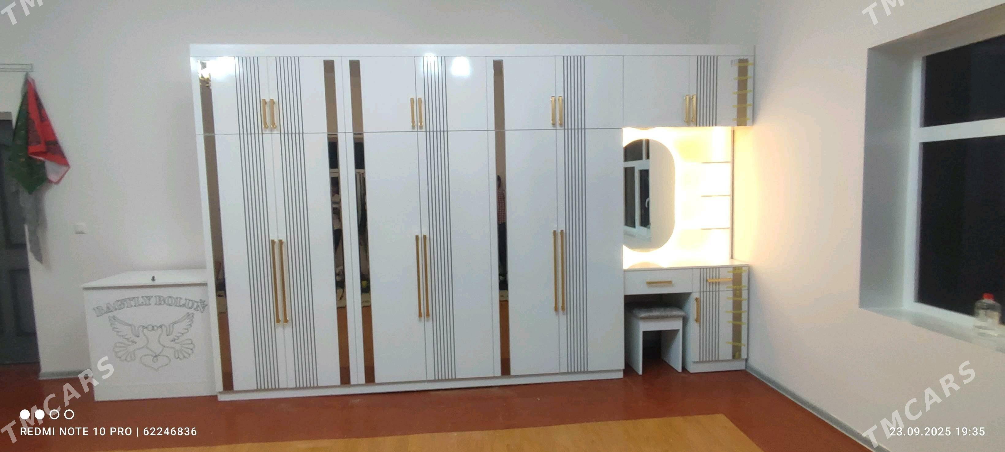 stenka garnatur - Mary - img 2