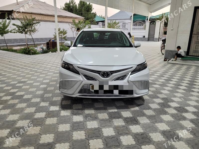 Toyota Camry 2022 - 339 000 TMT - Тязе заман - img 2