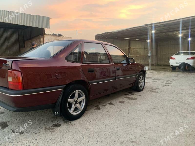 Opel Vectra 1990 - 27 000 TMT - Мары - img 1