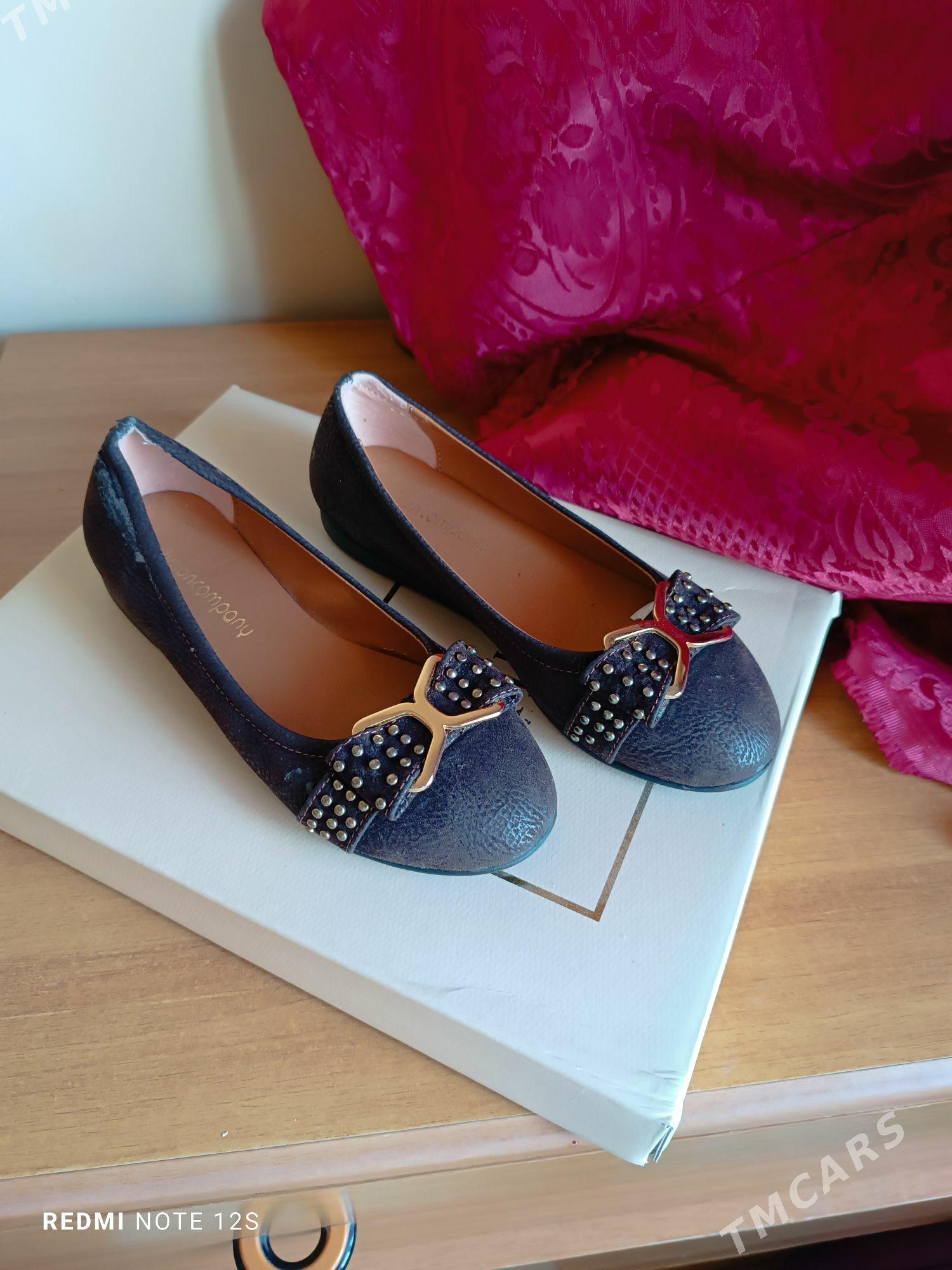 Кроссовки и туфли на девочку - Kim raýon - img 1