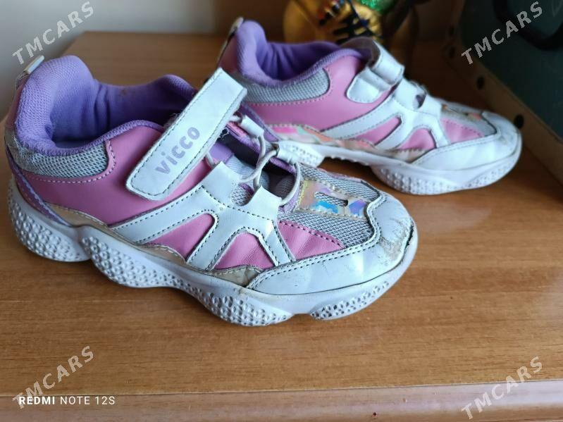 Кроссовки и туфли на девочку - Kim raýon - img 4