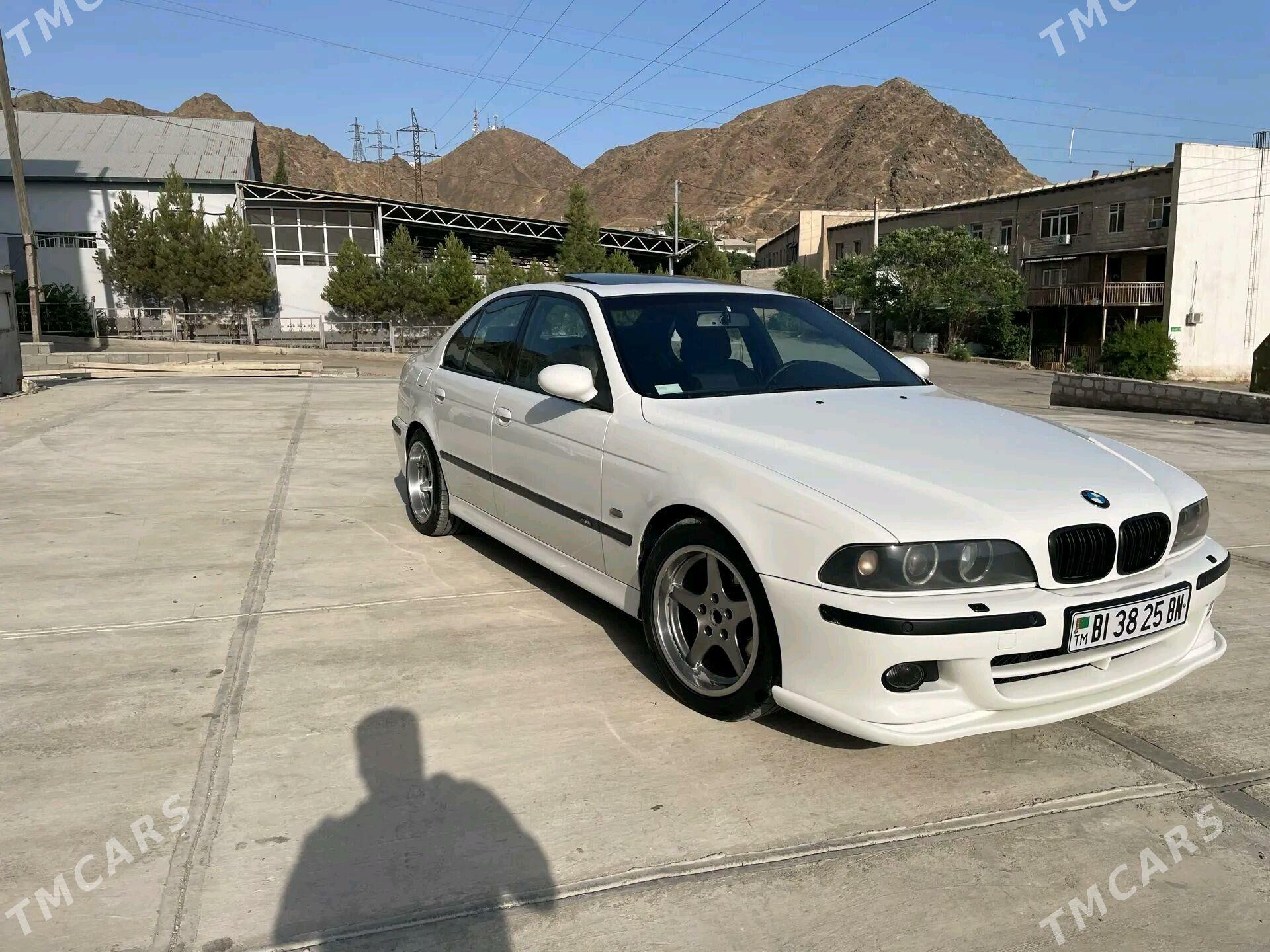 BMW E39 2002 - 130 000 TMT - Türkmenbaşy - img 6