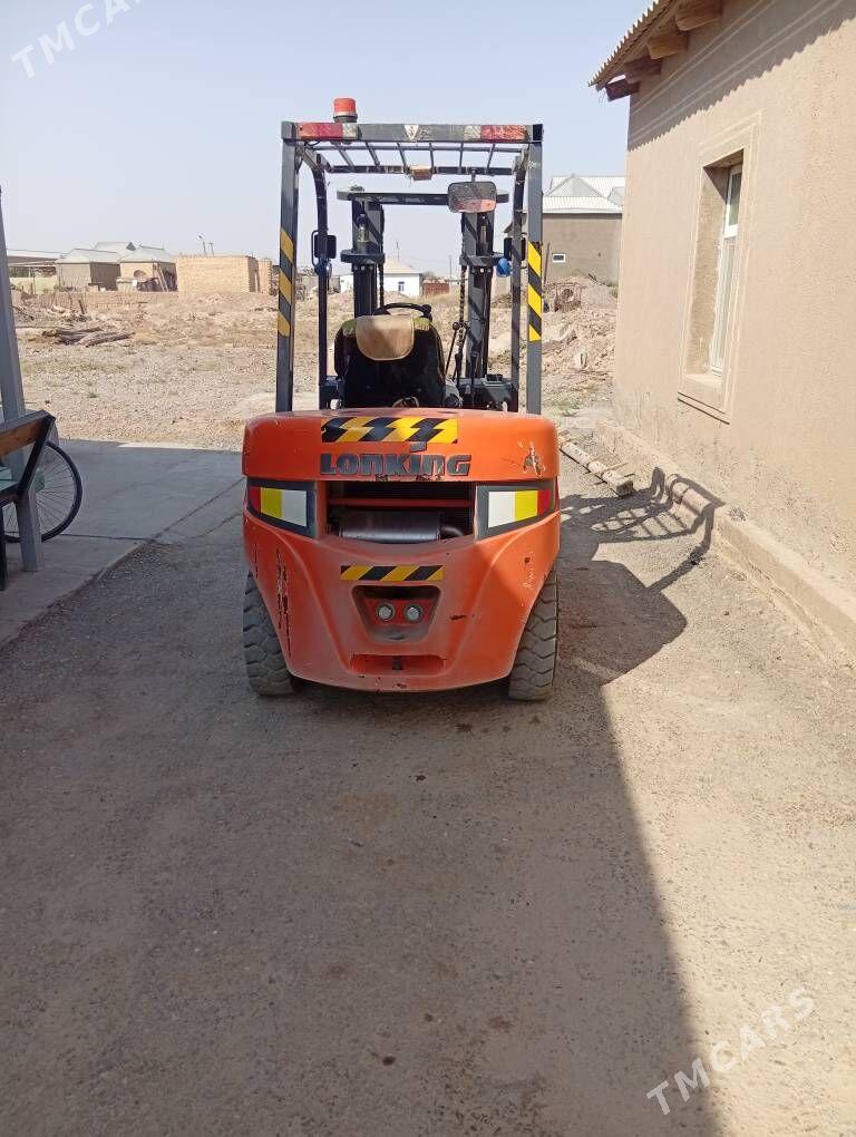 Kara Forklift 2023 - 160 000 TMT - Серахс - img 3