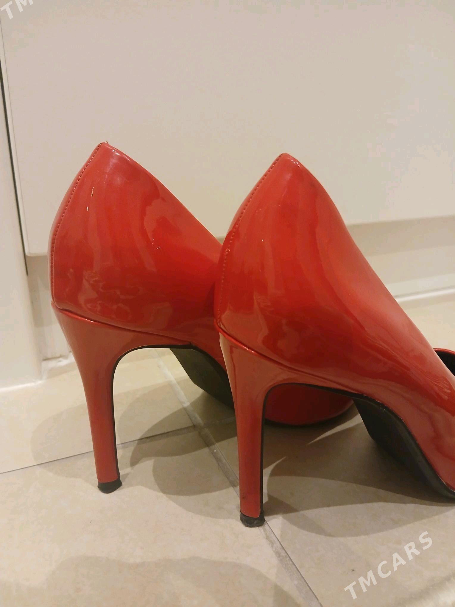 Kovus/Каблуки - Olimpiýa şäherçesi - img 2