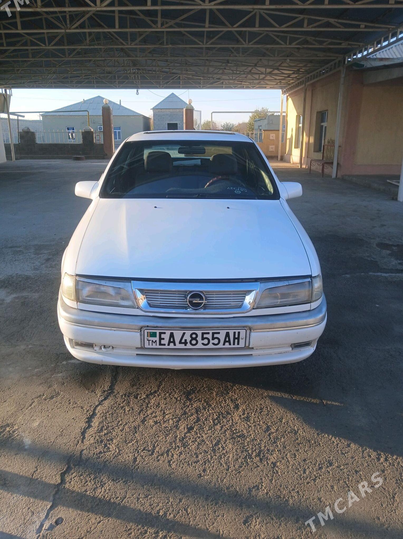 Opel Vectra 1994 - 40 000 TMT - Бахарден - img 1