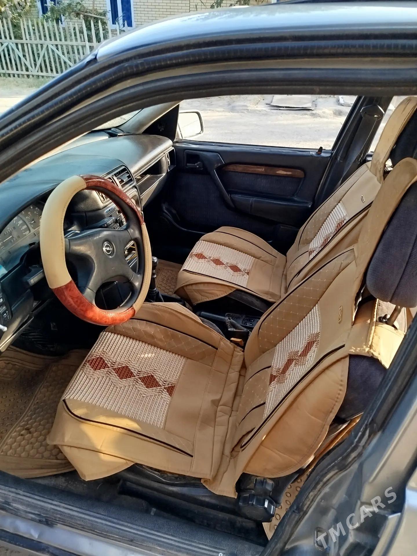 Opel Vectra 1992 - 35 000 TMT - Türkmenabat - img 1