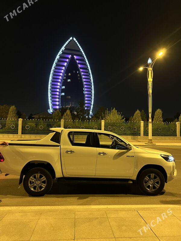 Toyota Hilux 2022 - 588 000 TMT - Aşgabat - img 2
