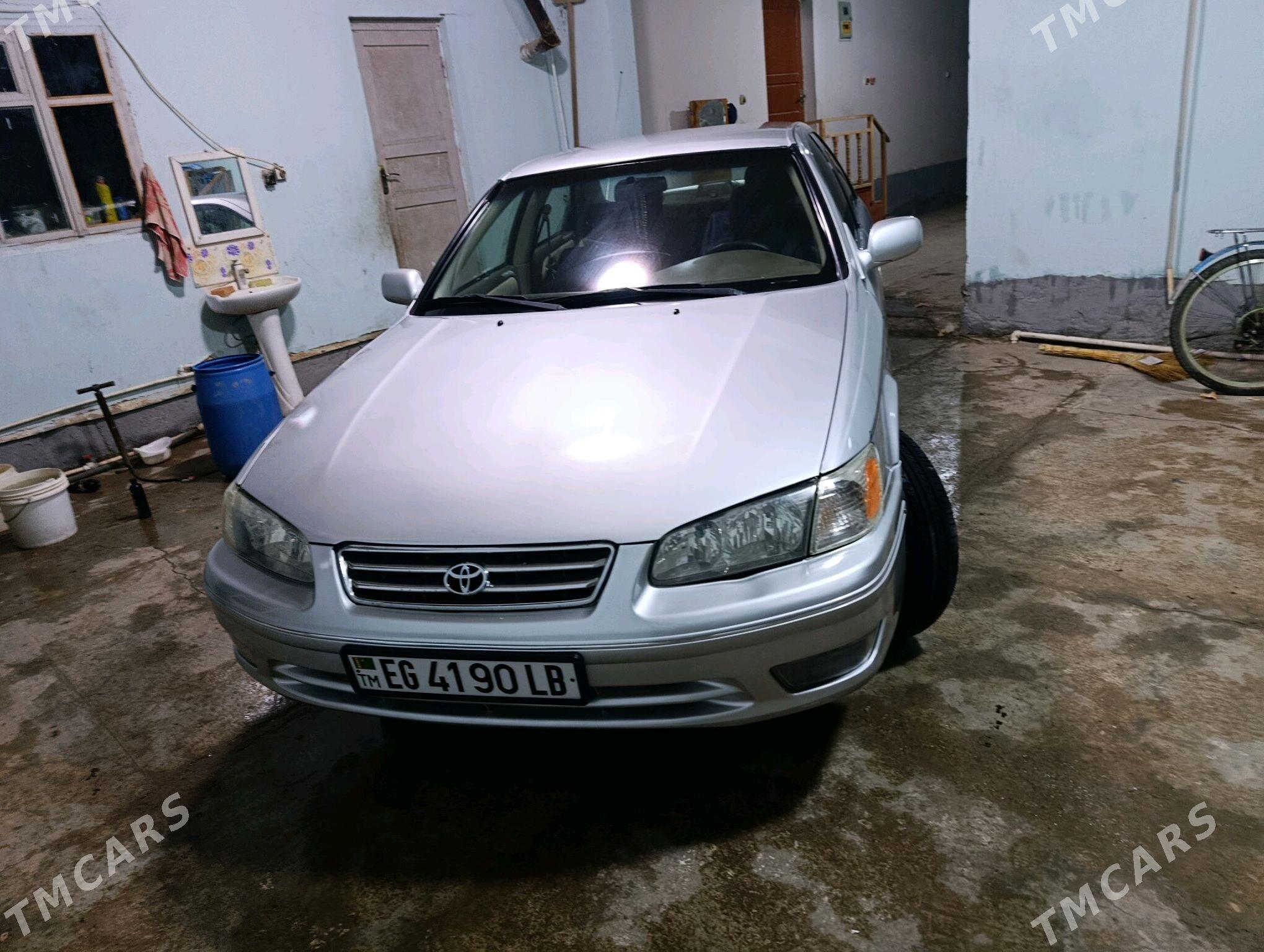 Toyota Camry 2000 - 127 000 TMT - Dänew - img 3