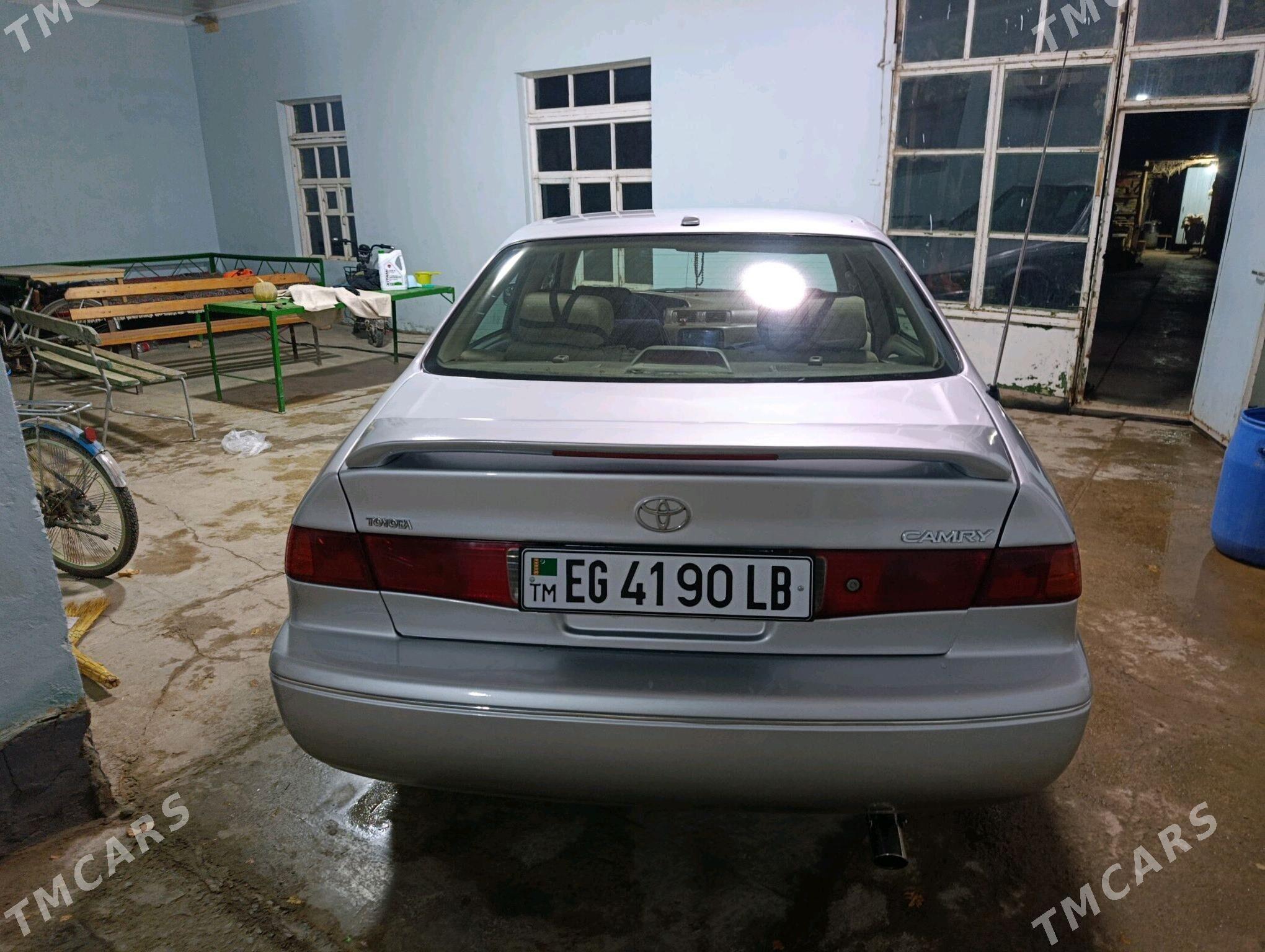 Toyota Camry 2000 - 127 000 TMT - Dänew - img 4