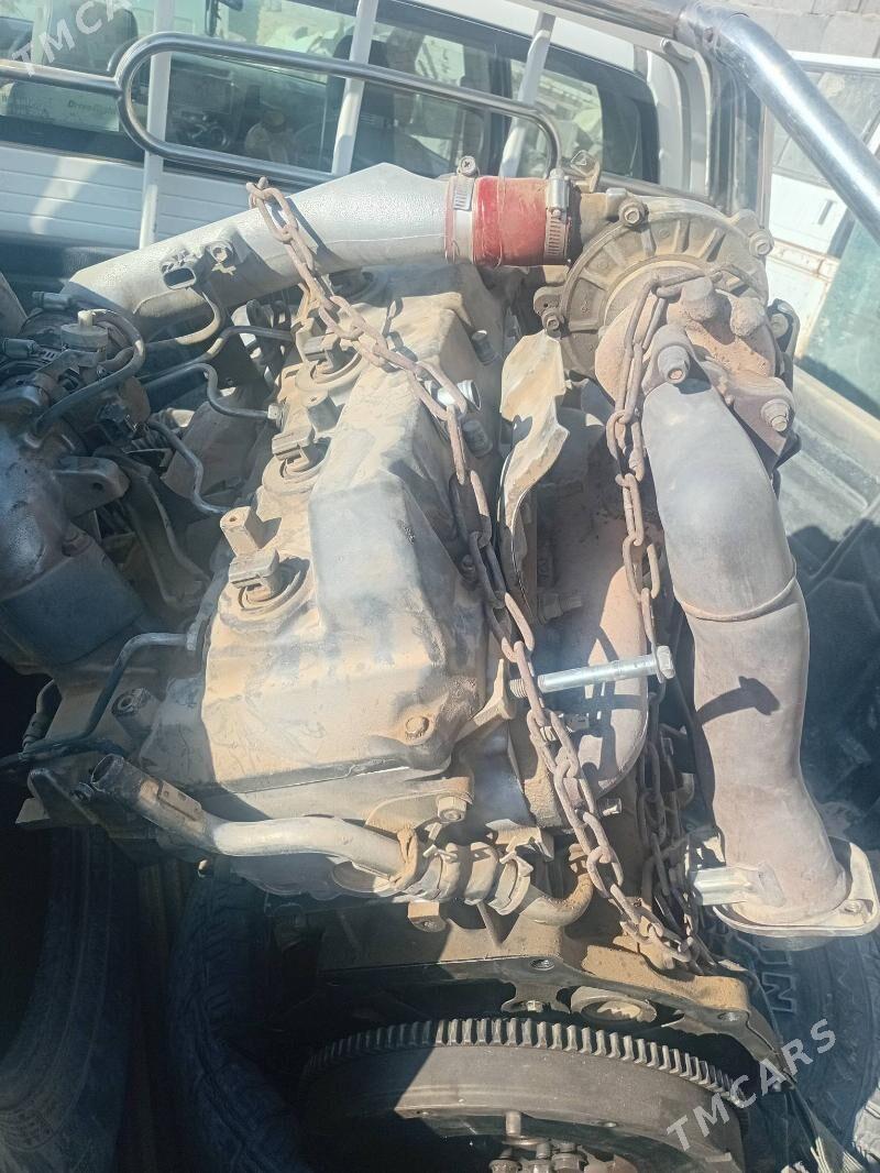 Toyota Hilux 2010 - 250 000 TMT - Magdanly - img 4