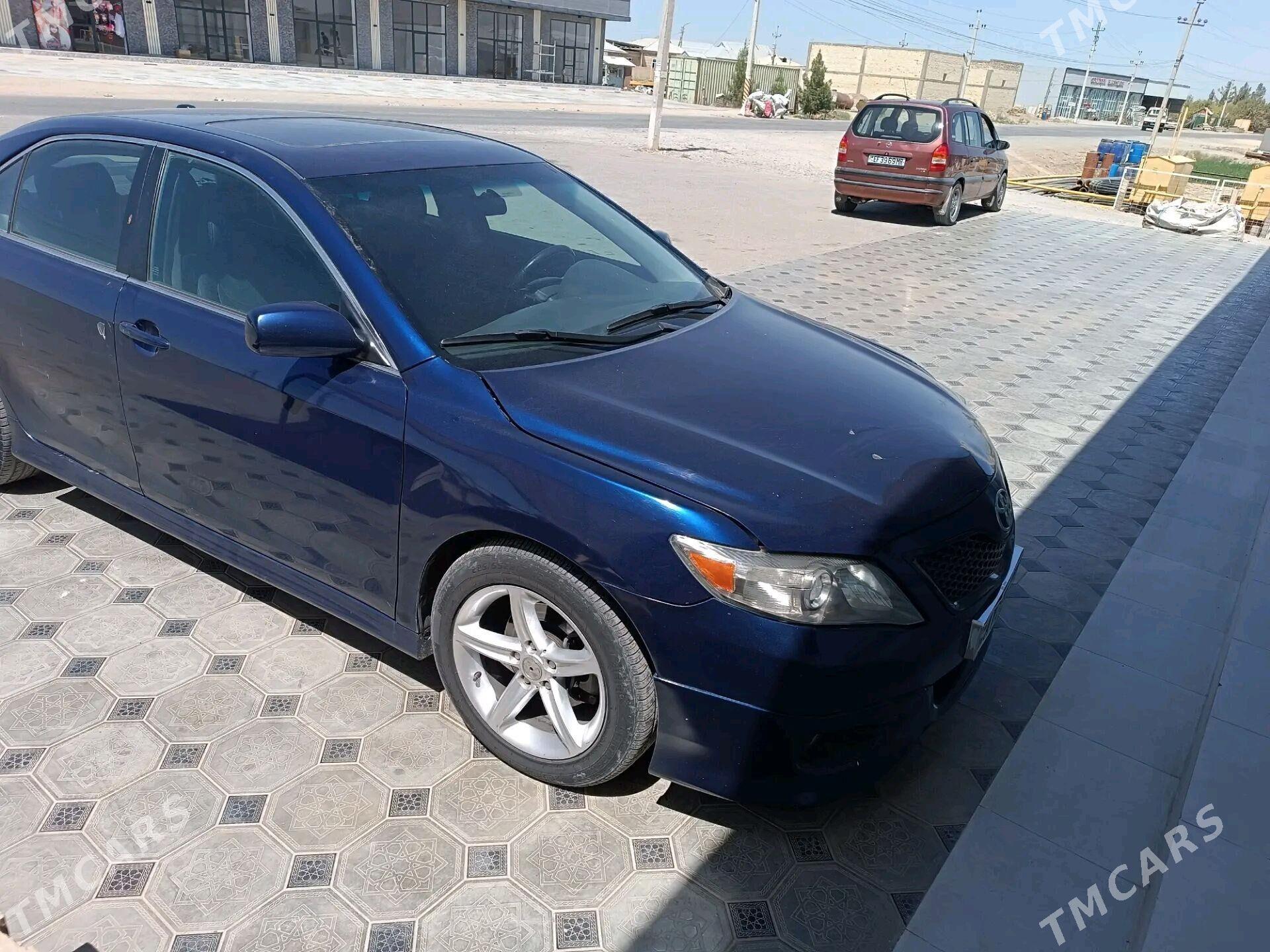 Toyota Camry 2010 - 190 000 TMT - Мары - img 3