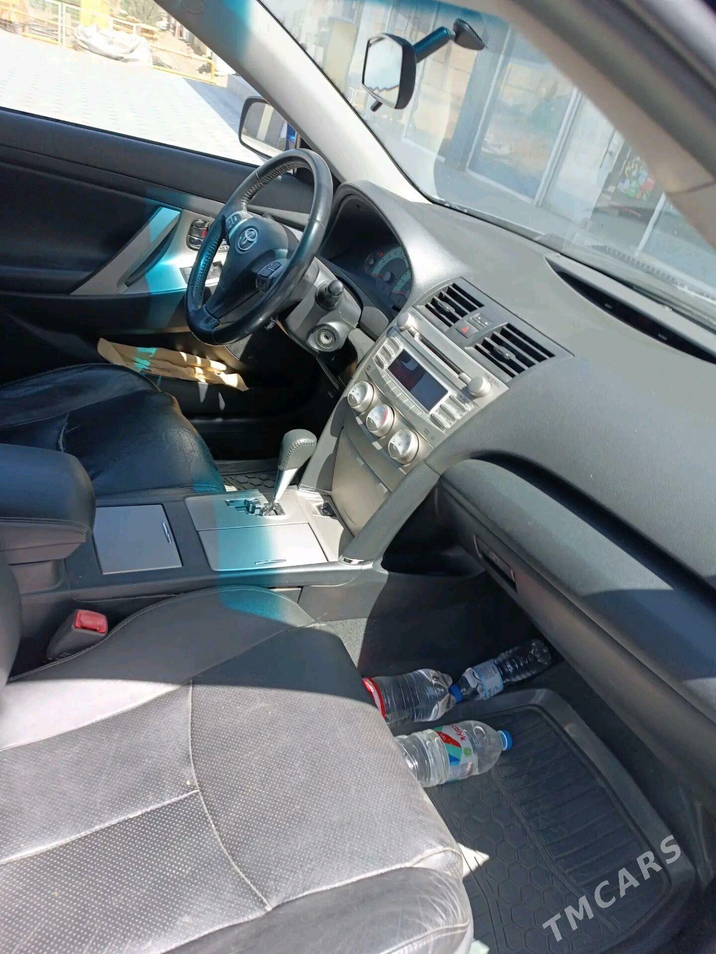 Toyota Camry 2010 - 190 000 TMT - Мары - img 5