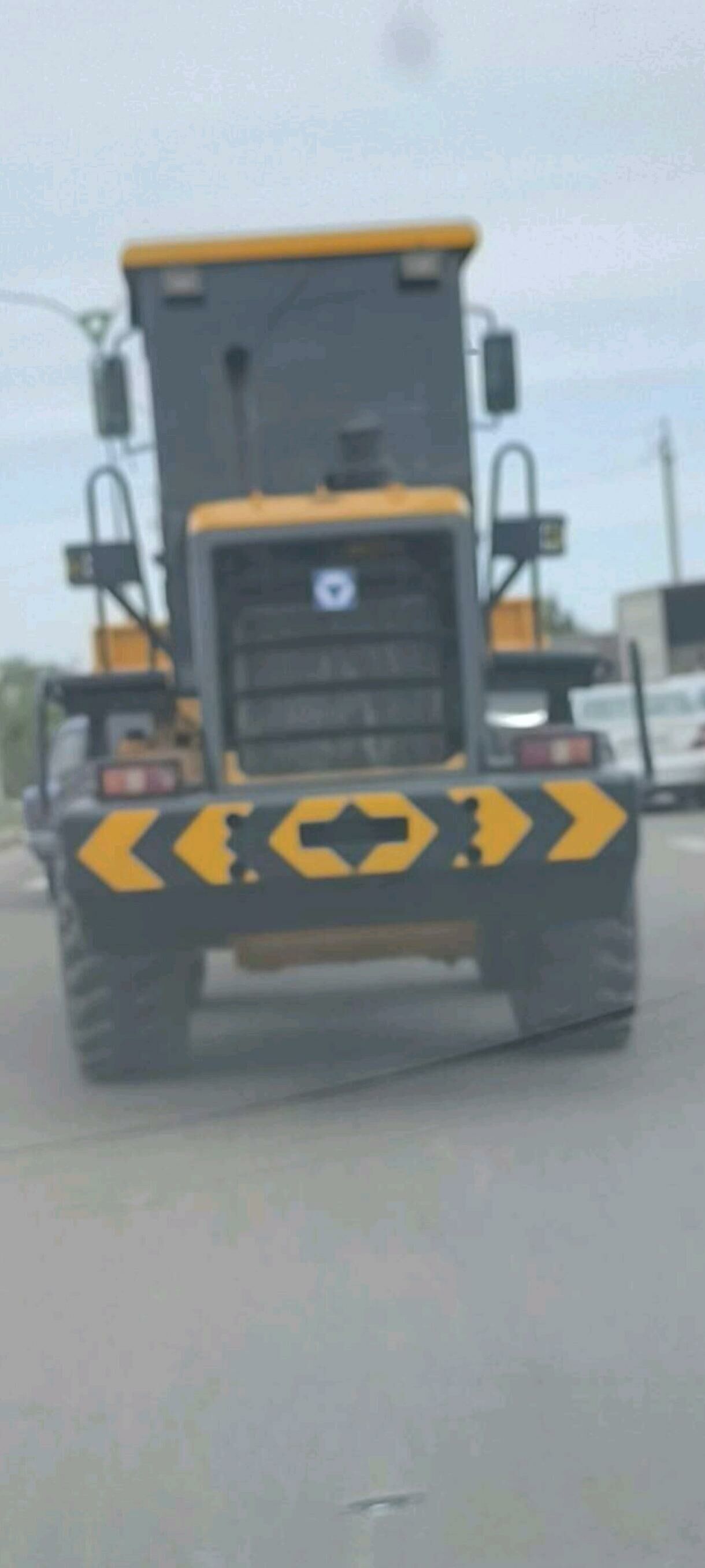 XCMG LW300F 2013 - 450 000 TMT - Gubadag - img 4