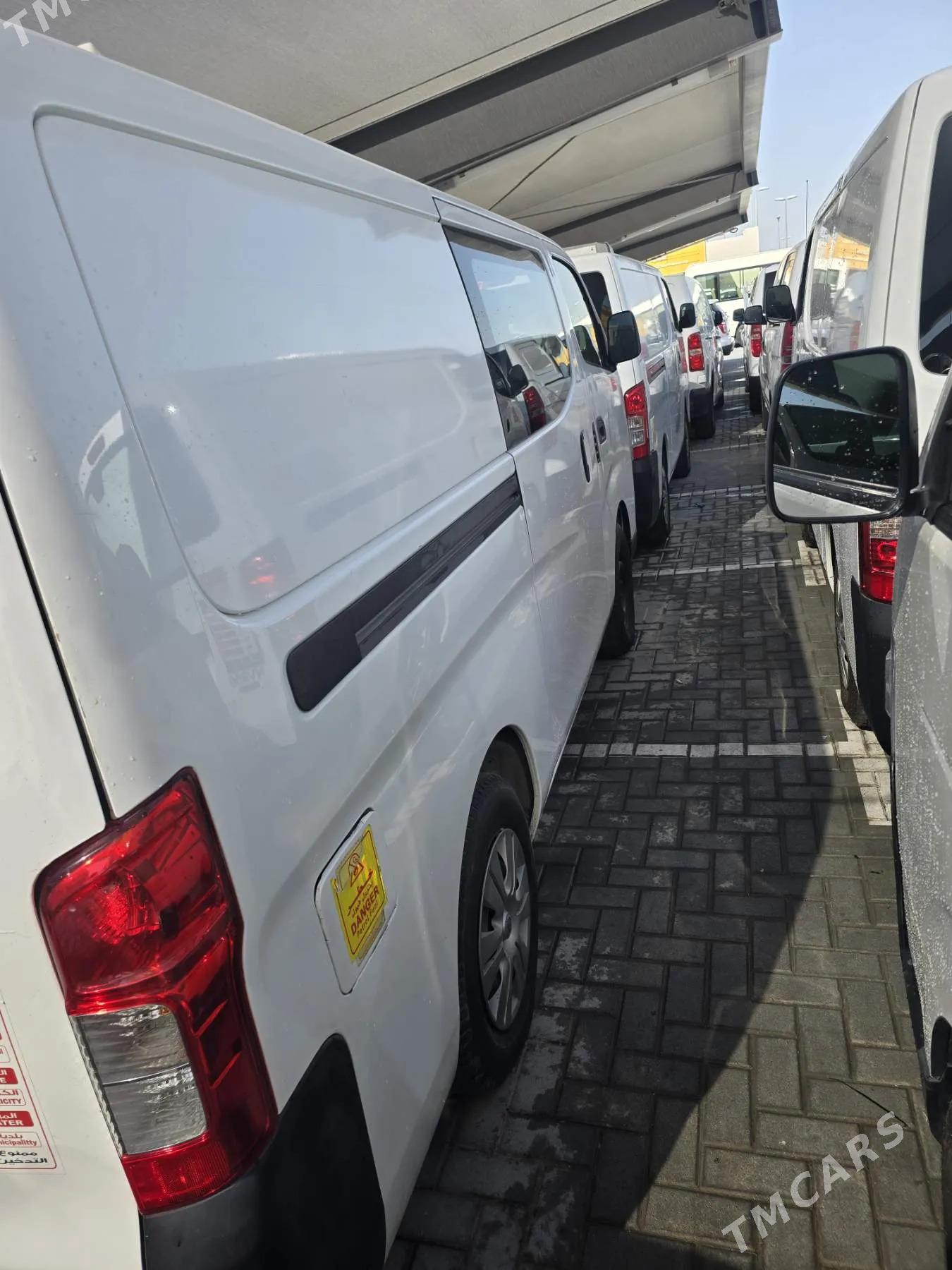 Nissan Urvan 2020 - 310 000 TMT - Мары - img 2